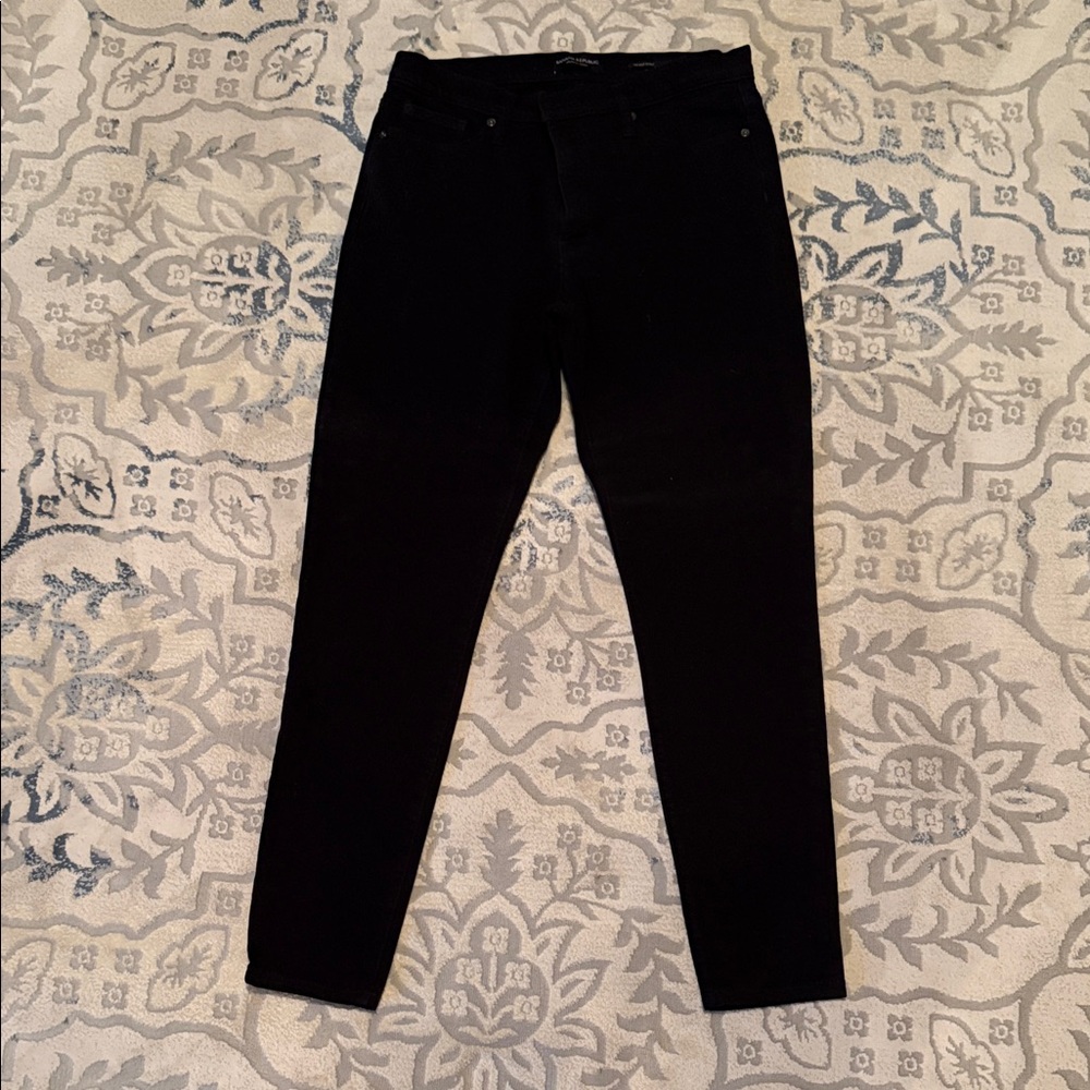 Banana Republic Premium Denim mid rise skinny in Black